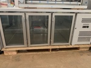 Table réfrigérée 700 vitrée / 3 portes