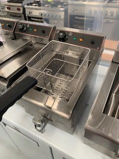 FRITEUSE ÉLECTRIQUE AVEC VANNE DE VIDANGE 10 LITRES – Image 3