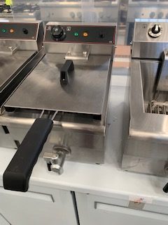 FRITEUSE ÉLECTRIQUE AVEC VANNE DE VIDANGE 10 LITRES – Image 4