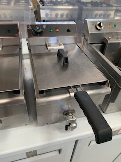 FRITEUSE ÉLECTRIQUE AVEC VANNE DE VIDANGE 10 LITRES – Image 5