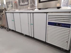 TABLE POSITIVE 480 LITRES 4 PORTES AVEC DOSSERET