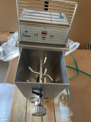 MACHINE A PATES 8KG + COUTEAU COUPE PATES