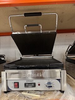 GRILL PANINI XL PREMIUM RAINURÉE / RAINURÉE AVEC MINUTEUR