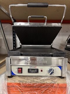 GRILL PANINI XL RAINUREE _ LISSE AVEC MINUTEUR